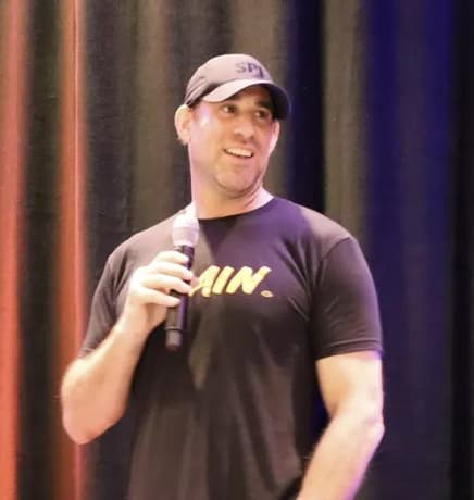 Vince Gabriele speaking at a live SPF Mastermind event